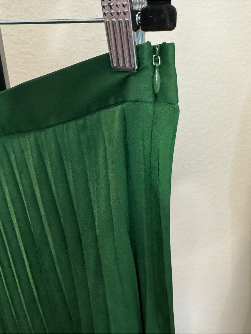 Banana Republic Green Pleated Skirt 14 - NWT - Picture 5 of 7